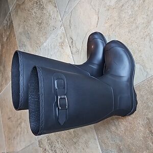 Kamik Women's Rubber Boots.  Size 8.  EUC